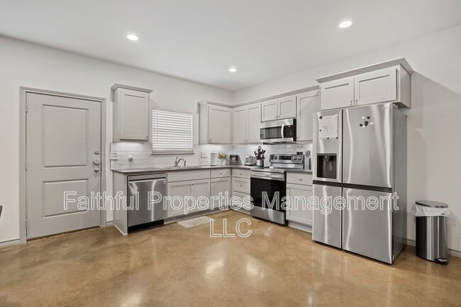 Building Photo - 16246 County Rd 4100