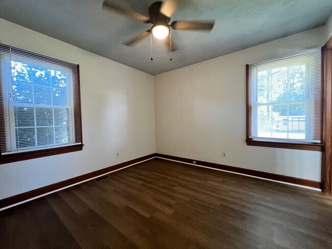 Building Photo - Available Soon! Remodeled 3 Bed, 2 Bath, Brick Ranch