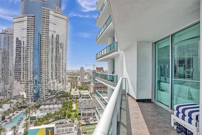Building Photo - 900 Biscayne Blvd