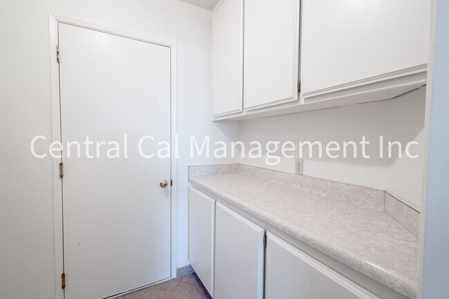 Building Photo - 4207 Eton St