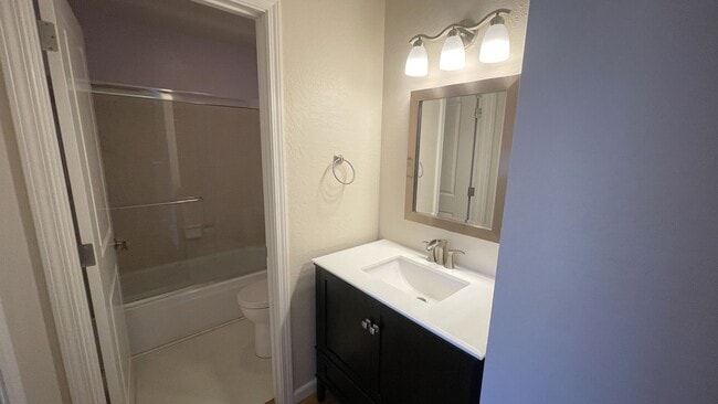 Building Photo - Concord Beautiful remodeled 3 bedroom 2 ba...