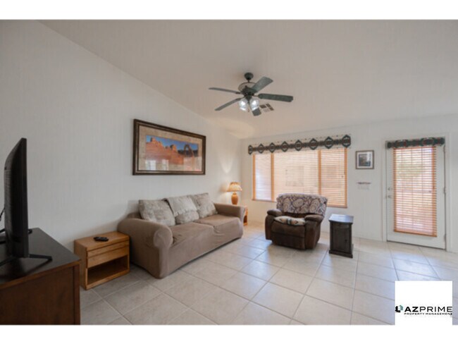 Building Photo - Discover this Lovely 2/2 House in a Desira...