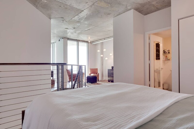 Building Photo - 690 SW 1st Ct