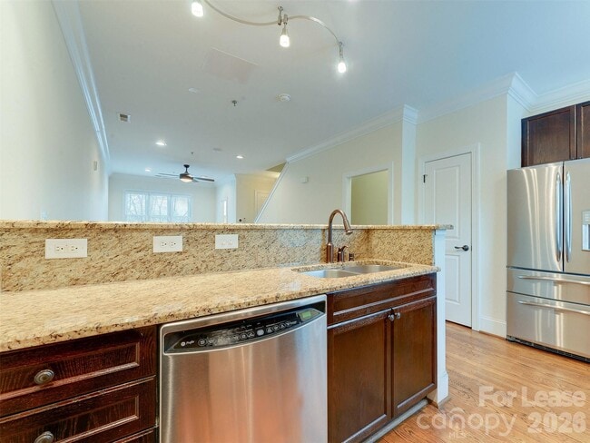 Building Photo - 100 N Laurel Ave