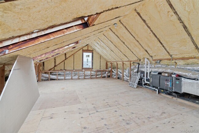 Building Photo - 10 Sagamore Rd