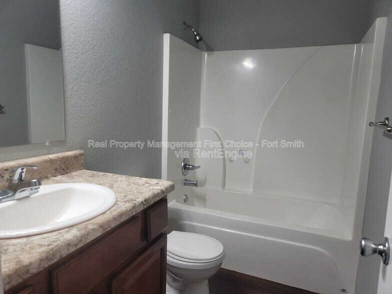 Building Photo - 2006 Ingalls Ln