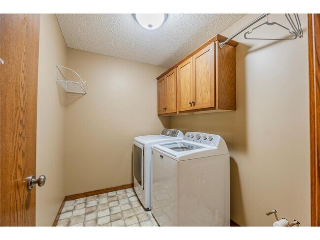 Building Photo - 926 Ramsey St