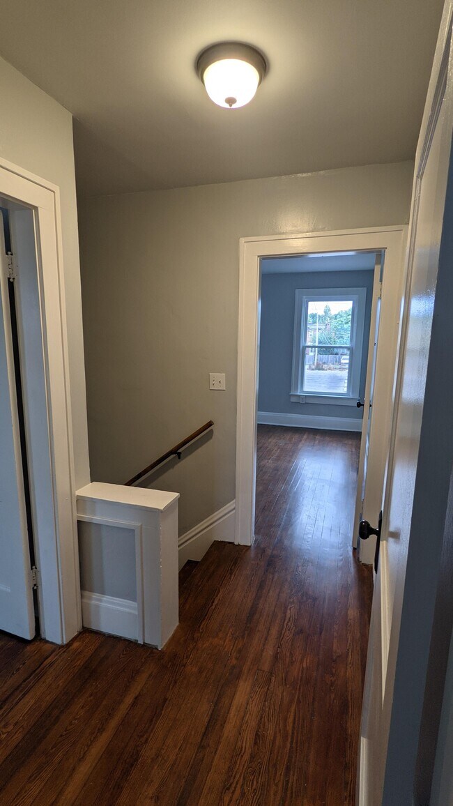 Building Photo - 423 Frebis Ave