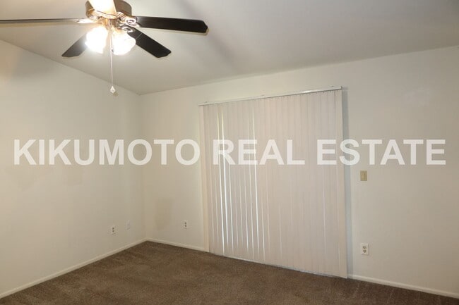 Building Photo - 3 Bedroom, 2 Bath, 2 Car garage in the Poc...