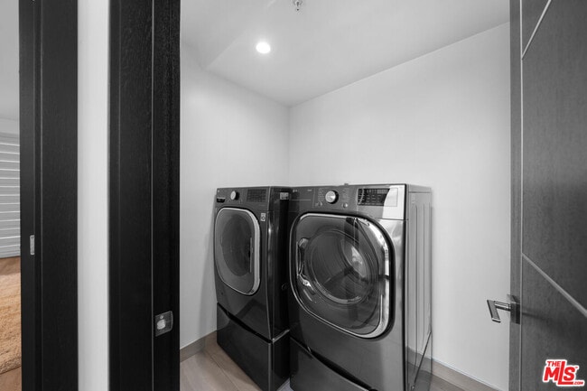 Building Photo - 5812 Willis Ave