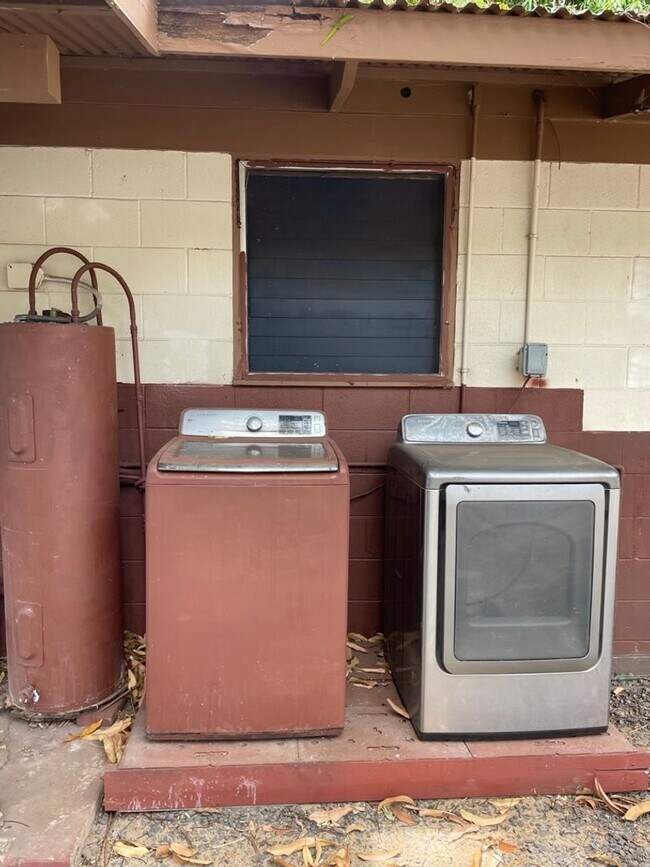 Building Photo - 2 Bedroom, 1 Bath House Across The Street ...