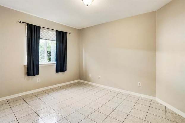 Building Photo - 2526 Lake Dale Ln