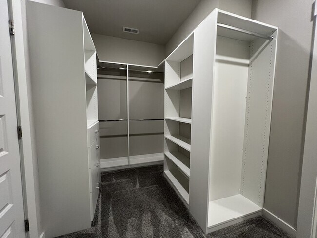 Building Photo - 1001 Pebble Run Rd