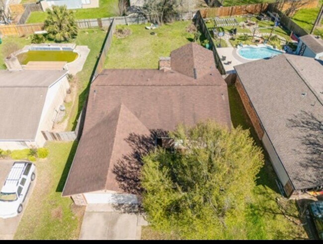 Building Photo - 5126 Sprey Dr