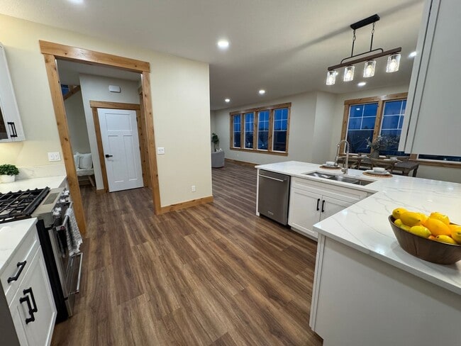 Building Photo - Brand New Private Bella Ridge 4 Bedroom 2.5 Bath Home Near Golf and Lewis & Clark Elementary School