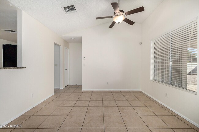 Building Photo - 3623 W Fairview Ln