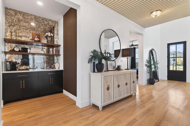 Building Photo - 3320 Crescent Ln