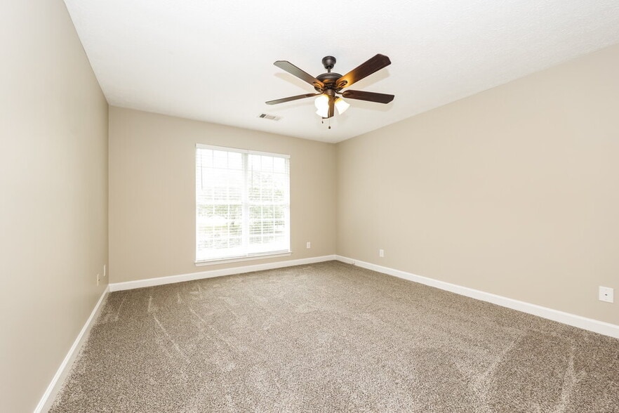 Building Photo - 1114 Poplar Hollow Dr