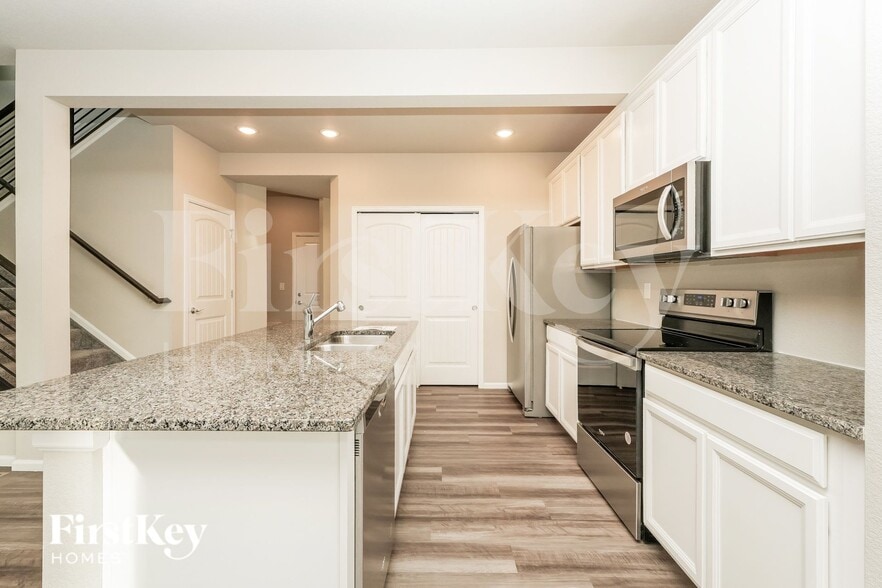 Building Photo - 11156 Murrelet Dr