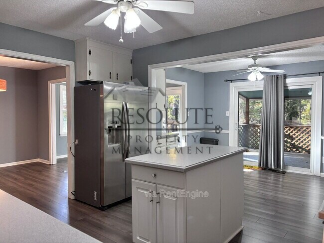 Building Photo - 1200 Brucemont Dr