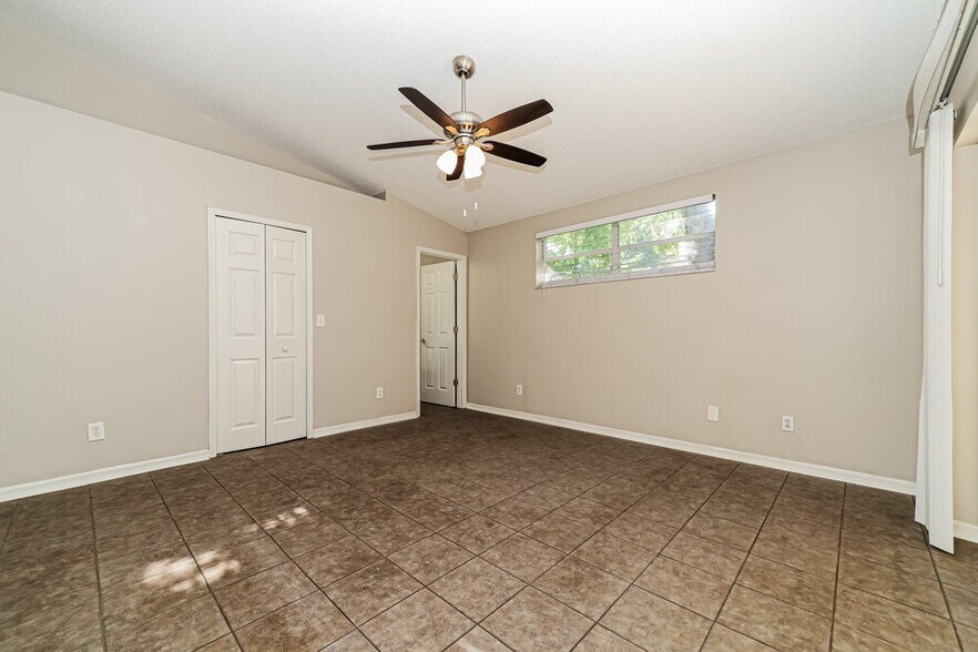 Building Photo - 4022 Fontana Pl