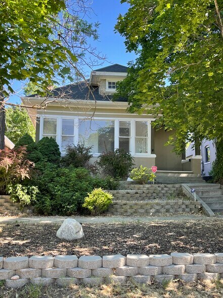 Front - 777 E 4th Ave
