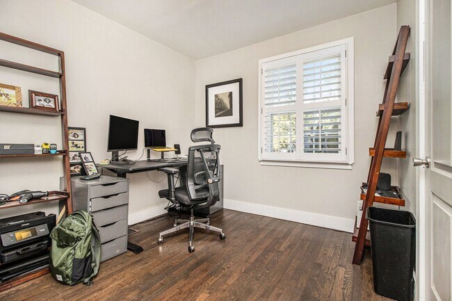 Building Photo - Fully Renovated Smart Home | EV Ready | Au...