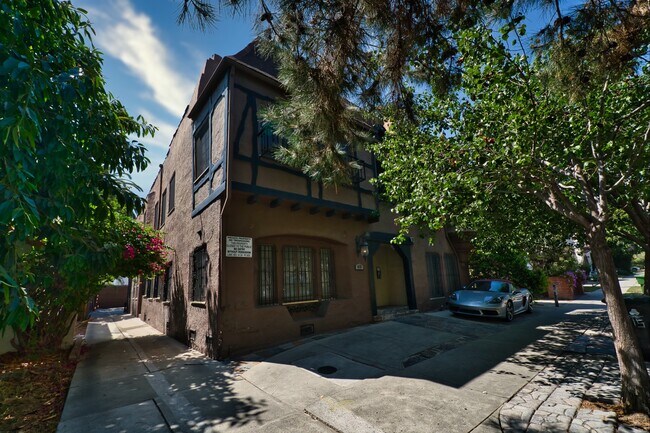 Building Photo - 415 N Ogden Dr