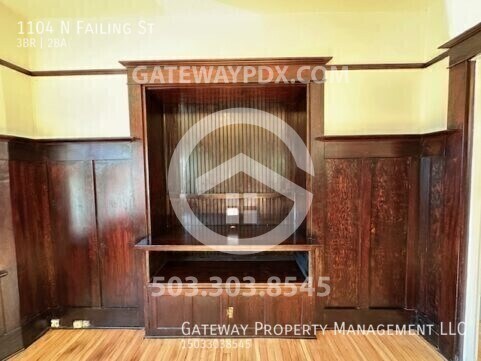 Building Photo - 1104 N Failing St