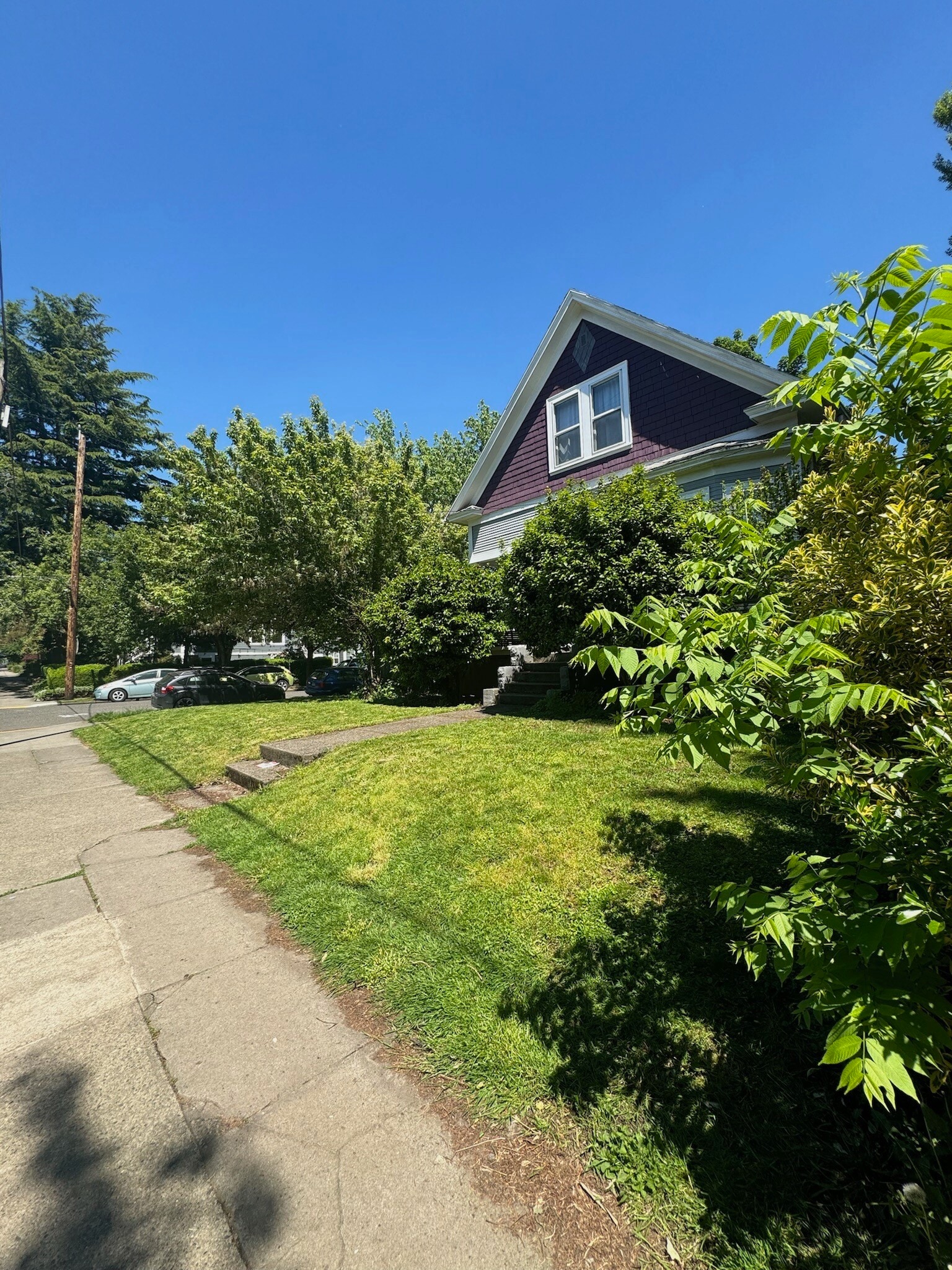 Building Photo - 634 NE 28th Ave