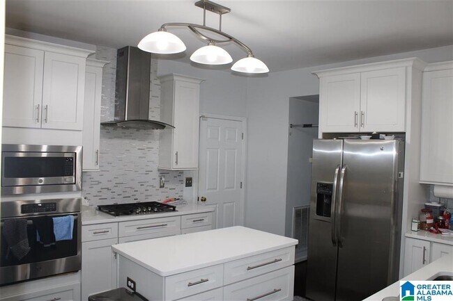 Building Photo - 5501 Colony Ln
