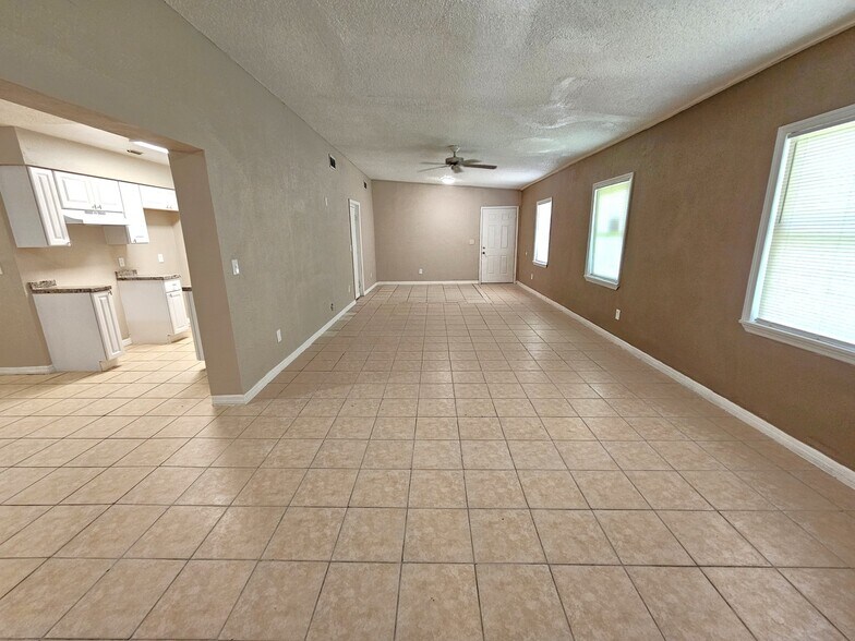 Building Photo - 6301 Breezewood St