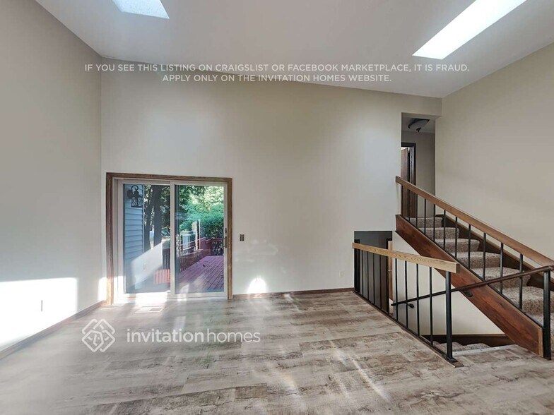 Building Photo - 1131 Benton Way