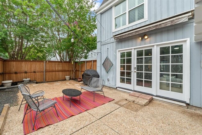 Building Photo - 6109 Bullard Dr