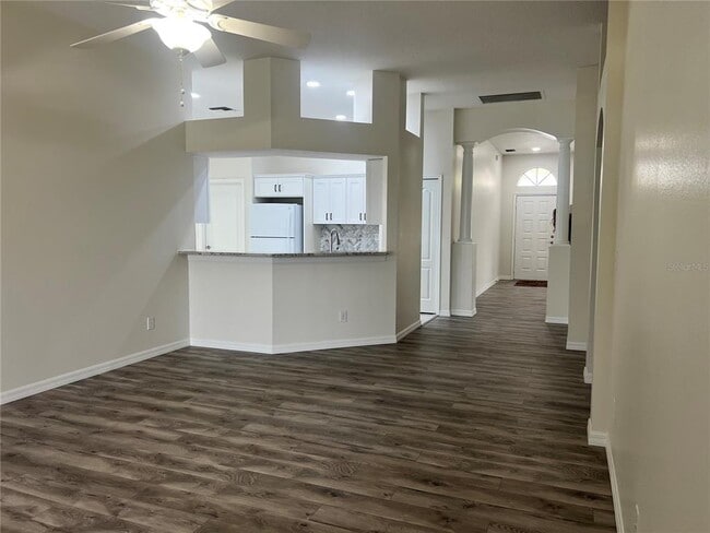 Building Photo - 526 Cypress View Dr