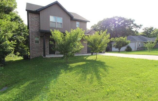 Building Photo - 11 Hillswick Dr