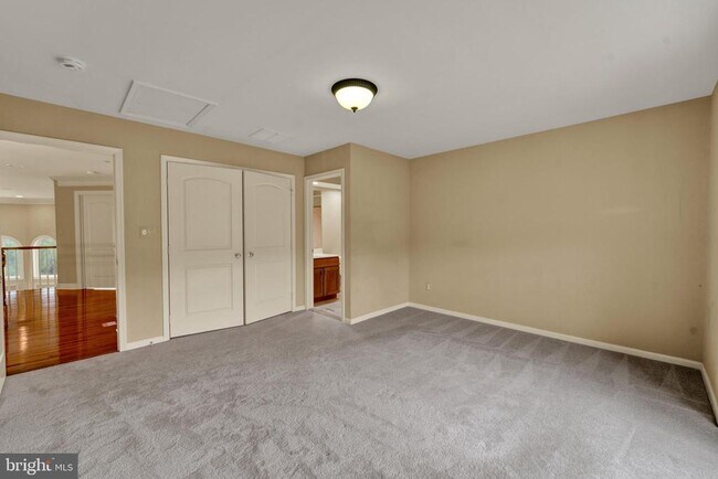 Building Photo - 19 Meadowlark Dr