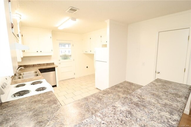 Building Photo - 1426 Old Trinity Cir