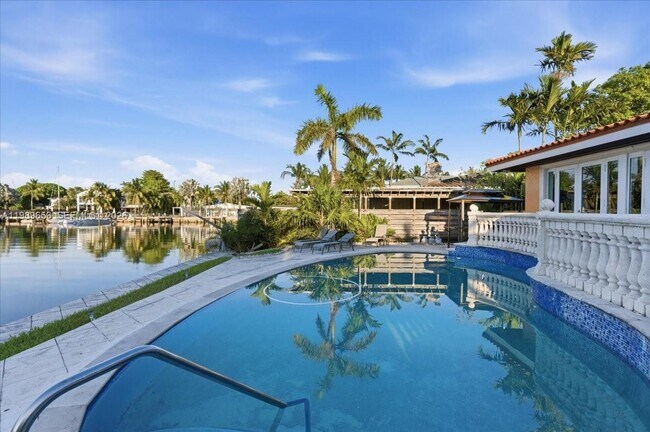 Building Photo - 1249 Biscaya Dr