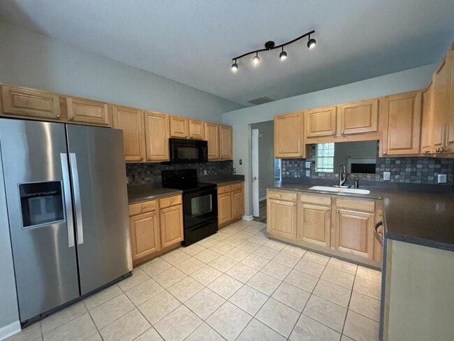 Building Photo - 200 S Houston Springs