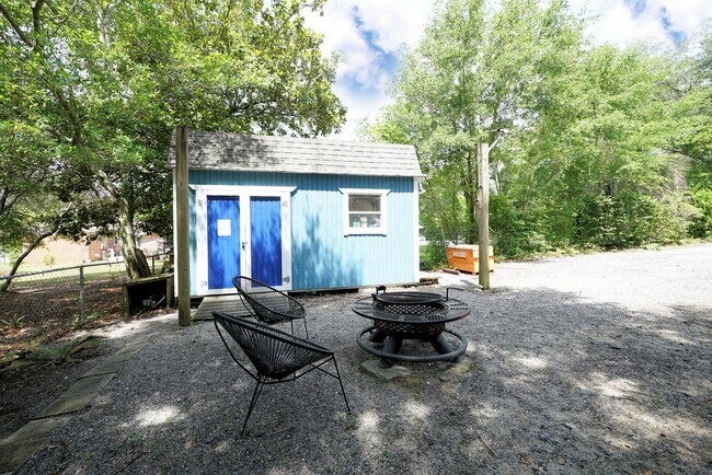 Building Photo - Charming Home in Poquito Bayou – A Nature ...