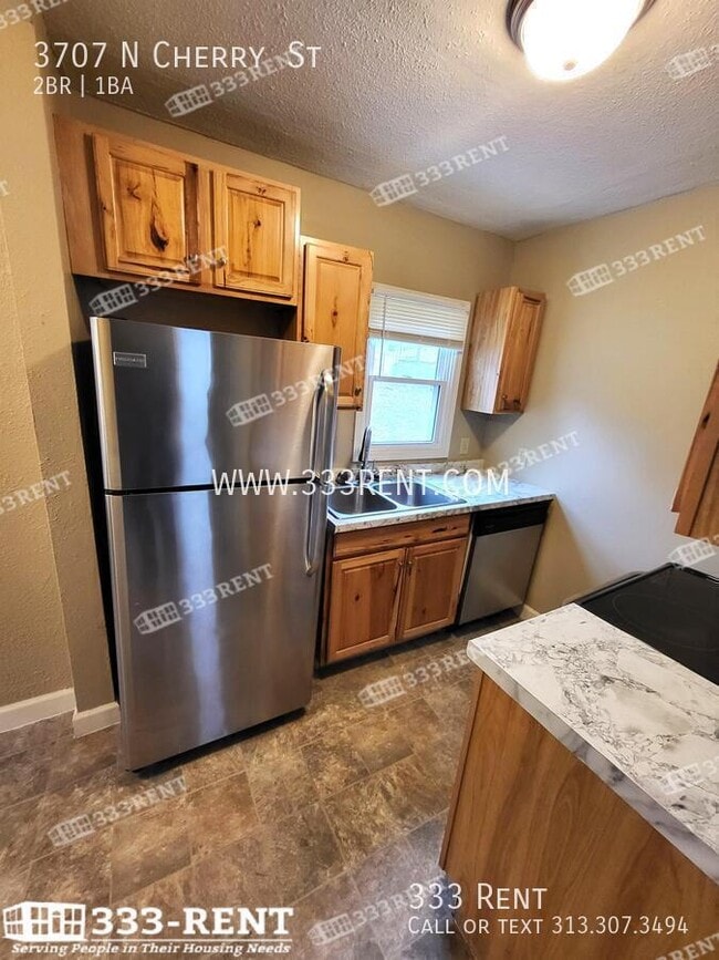 Building Photo - 3707 N Cherry St