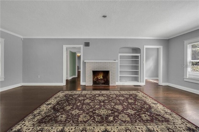 Building Photo - 728 N Summerlin Ave