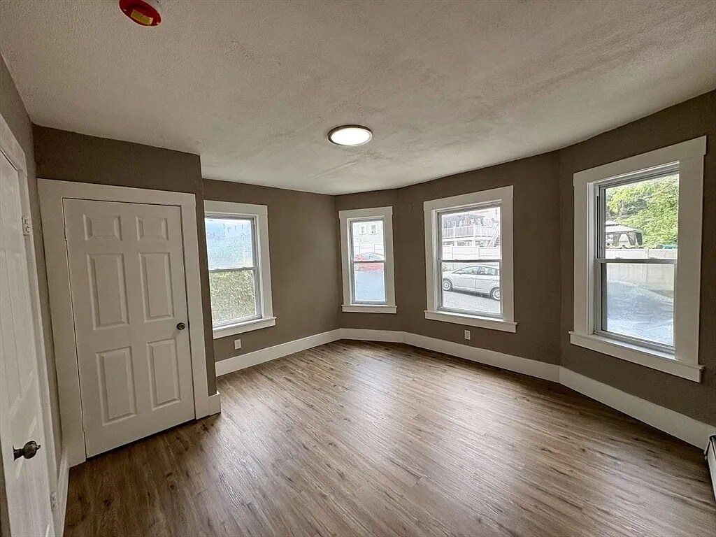 Building Photo - 37 Green Hill Pky