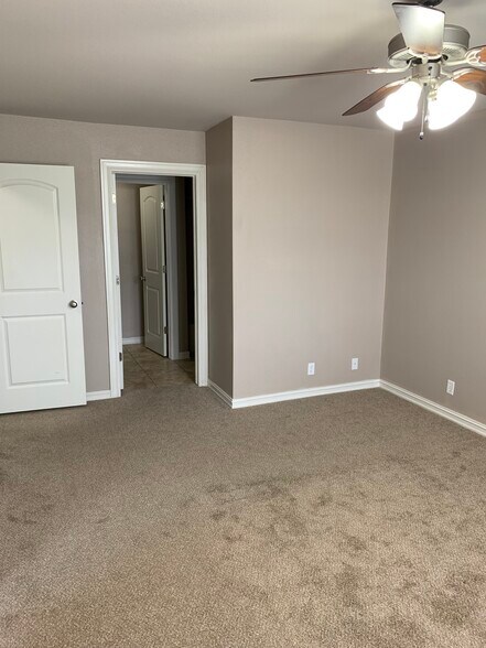 Building Photo - 3406 E Fairmont Pl