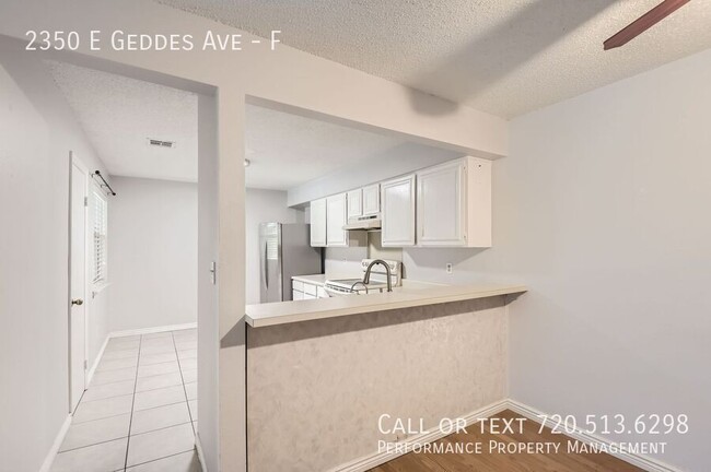 Building Photo - Spacious Three Bedroom Condo