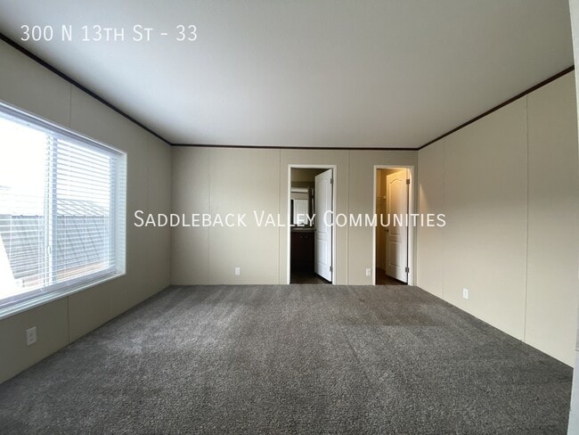 Building Photo - 300 N 13th St