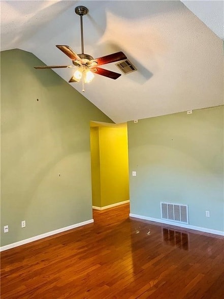 Building Photo - 1160 S Jasmine Ln