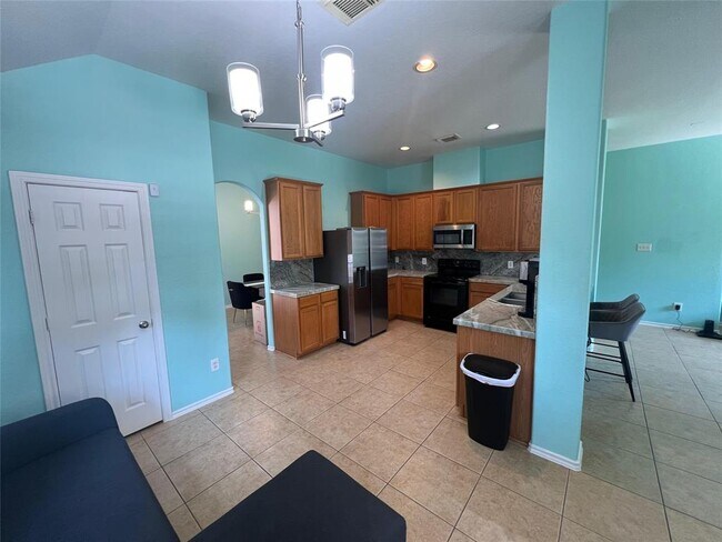 Building Photo - 7806 Crystal Moon Dr