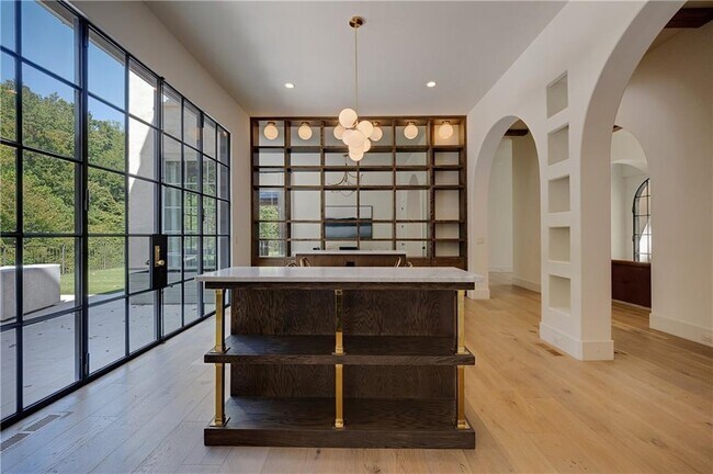 Building Photo - 3570 Knollwood Dr NW
